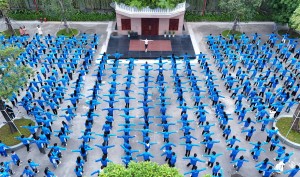 Cơ sở giáo dục nội trú Ladecen đưa con trở lại với ánh sáng tự nhiên.