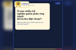 Điện thoại được đặt úp xuống khi cha mẹ trao đổi giới hạn sử dụng với trẻ