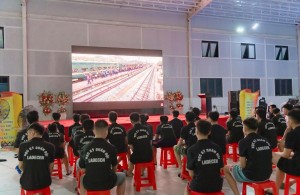 Xem phim giao duc ladecen 001
