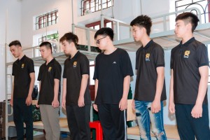 Học viên chuẩn bị trang phục và thực hành nề nếp trong môi trường nội trú
