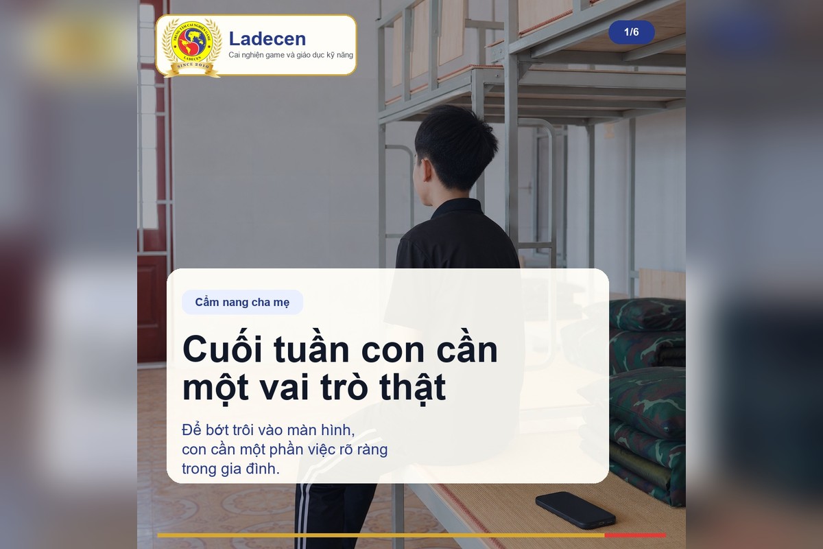 Góc học tập và đồ dùng được chuẩn bị gọn gàng để trẻ quay lại nhịp sống thật vào cuối tuần