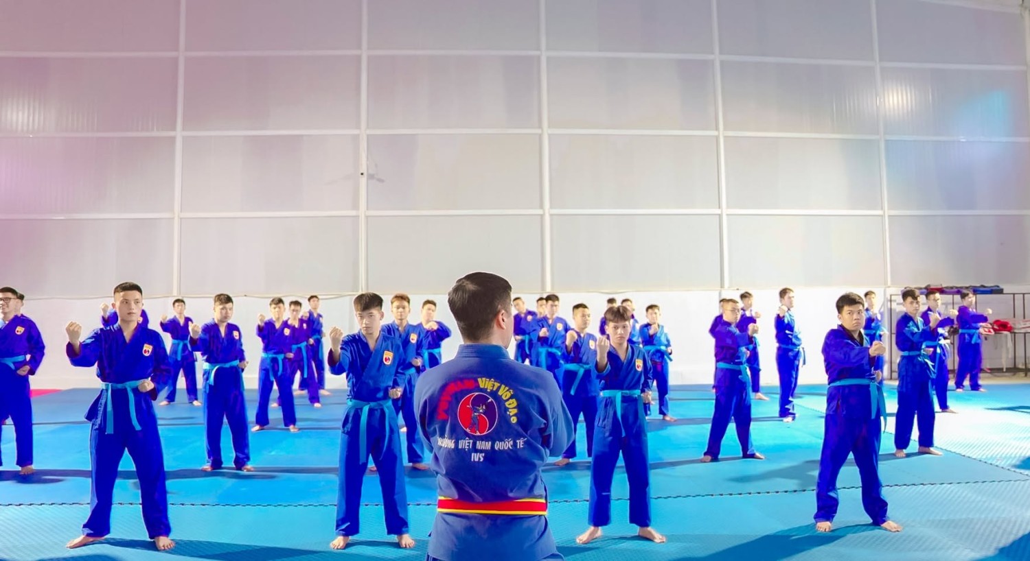Đứng lên và hành động: để cơ thể rời xa màn hình