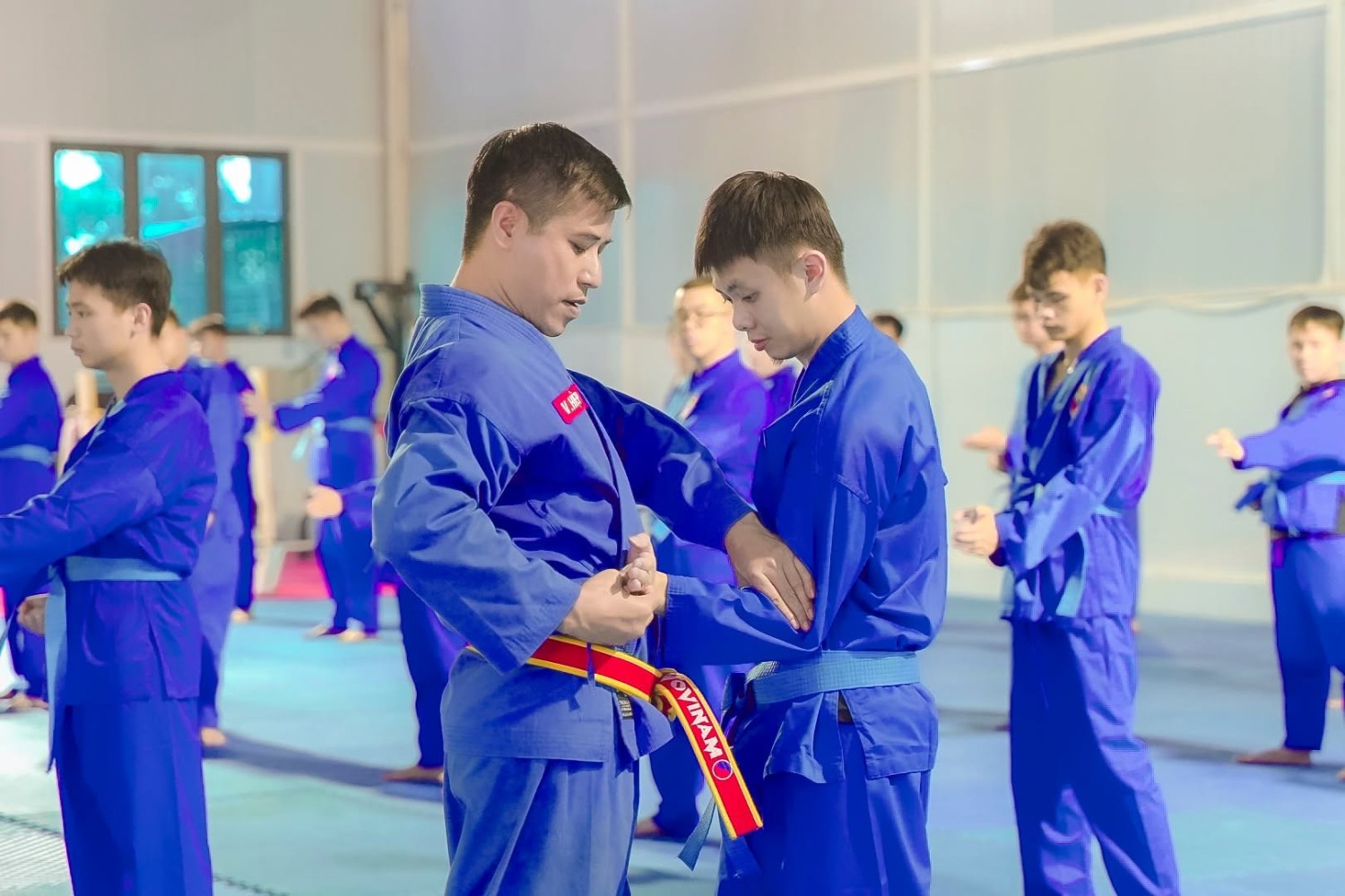 Học võ tại Ladecen: Sức mạnh thực sự không nằm ở cú vung tay, mà ở bản lĩnh biết điểm dừng